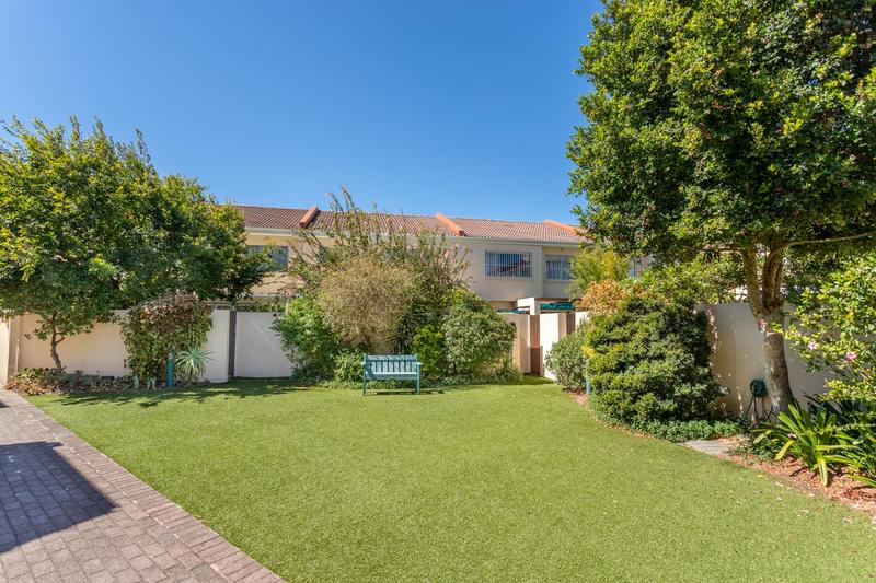 To Let 4 Bedroom Property for Rent in Pinelands Western Cape